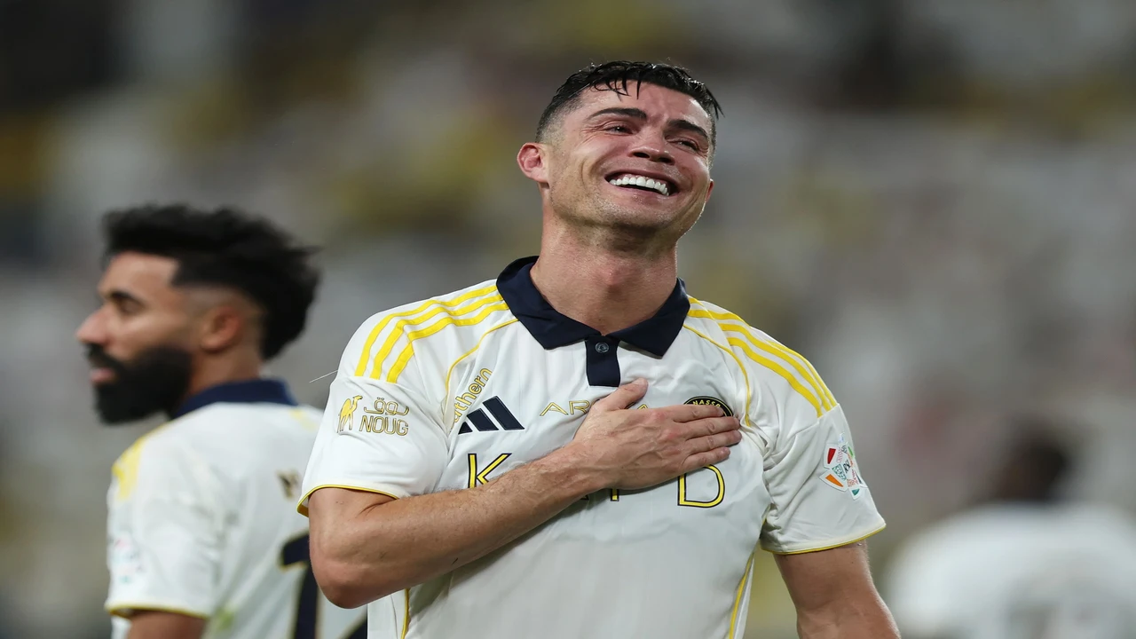 بعد 14 محاولة.. كريستيانو رونالدو يقود النصر للتتويج بلقب الدوري السعودي (فيديو) | رياضة